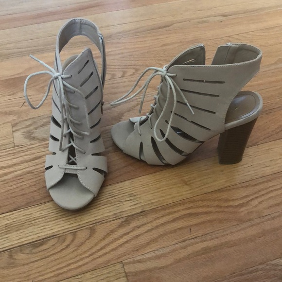 Lace Up Block Heels Size 7 Worn Once - Picture 1 of 5